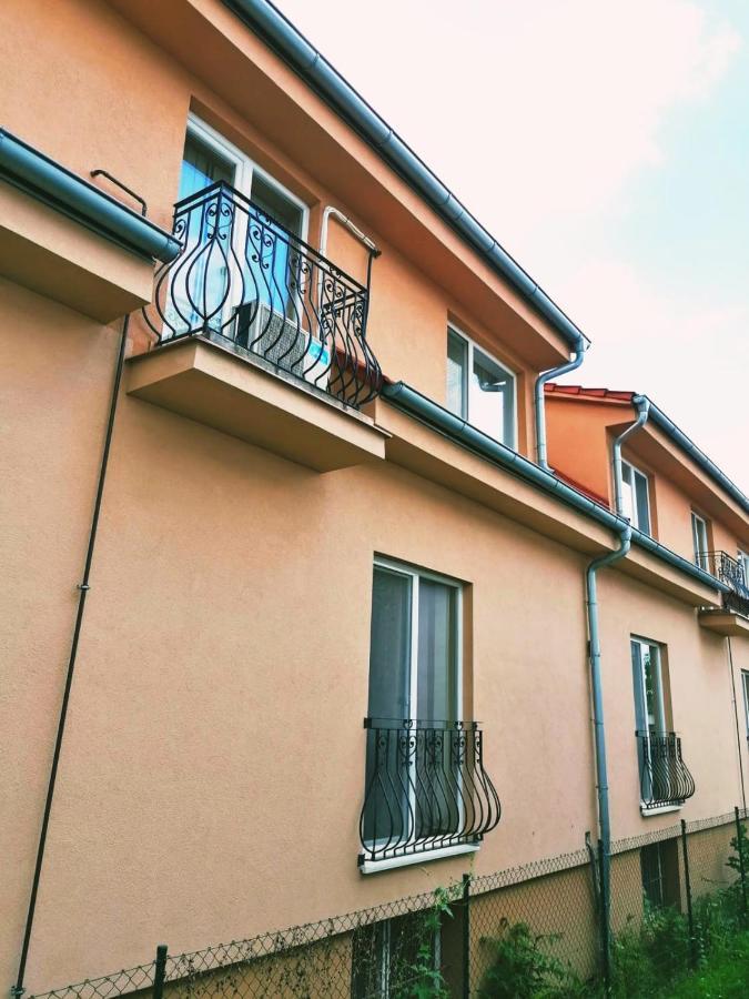 Apartmany Pri Auparku ピエシュチャニ エクステリア 写真