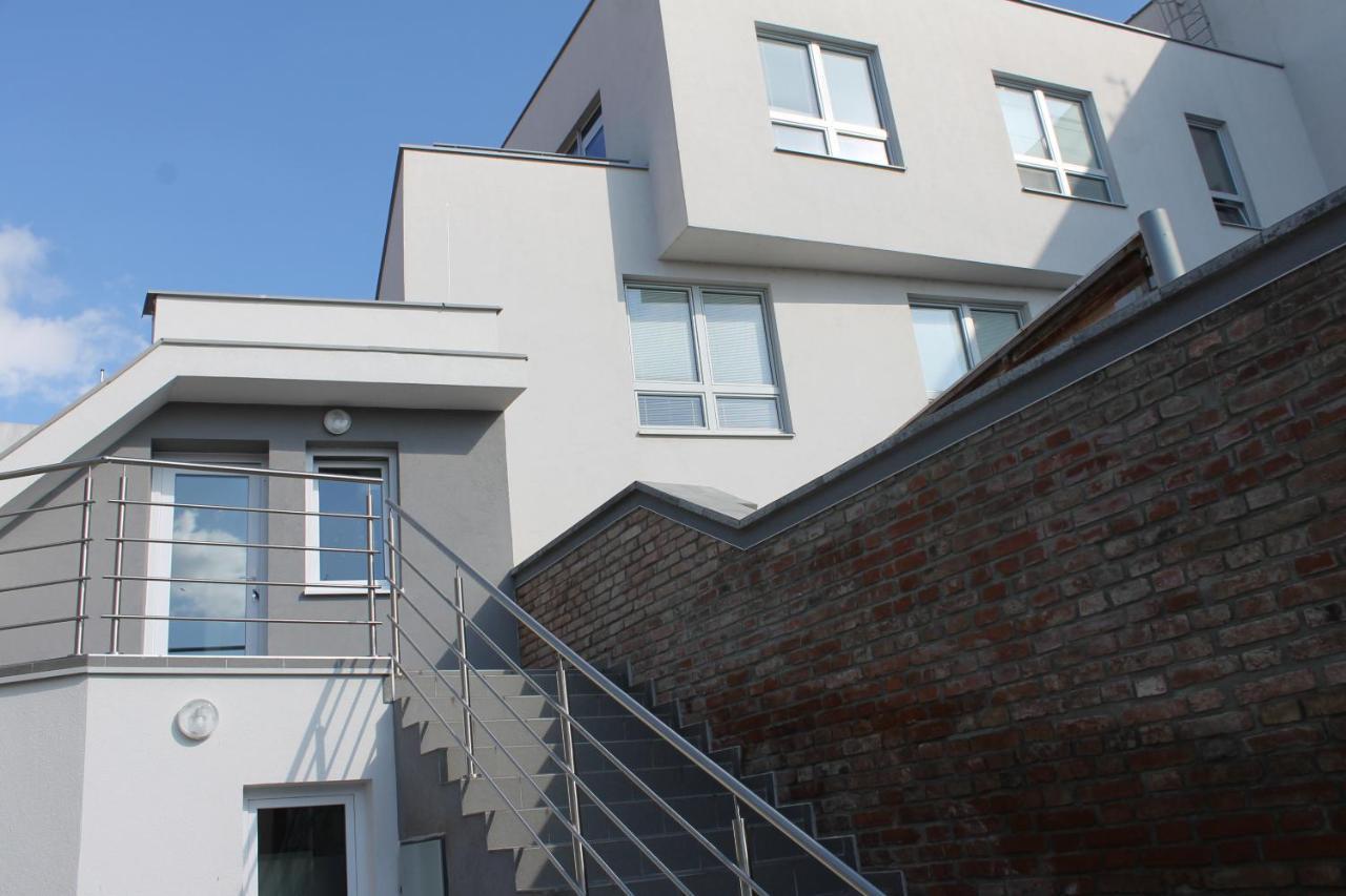 Apartmany Pri Auparku ピエシュチャニ エクステリア 写真