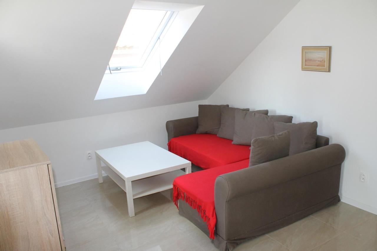 Apartmany Pri Auparku ピエシュチャニ エクステリア 写真