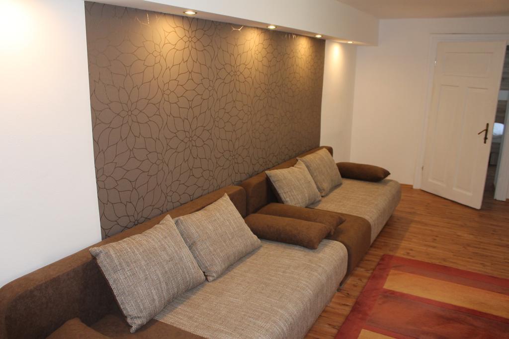 Apartmany Pri Auparku ピエシュチャニ エクステリア 写真
