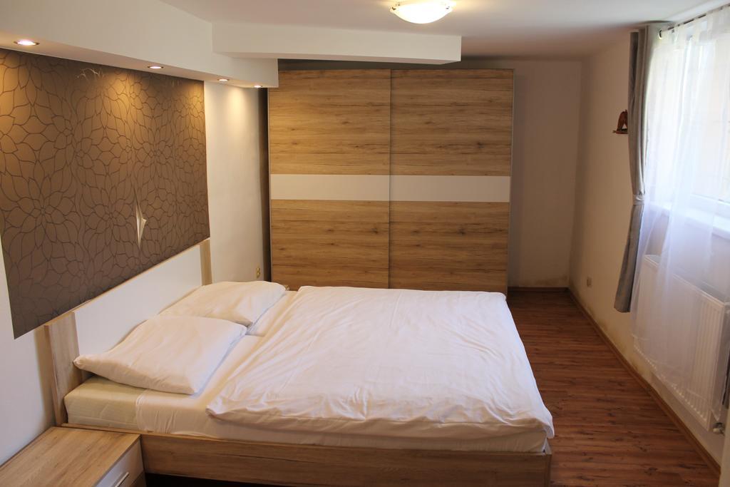 Apartmany Pri Auparku ピエシュチャニ エクステリア 写真