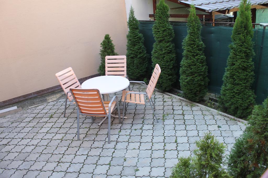 Apartmany Pri Auparku ピエシュチャニ エクステリア 写真